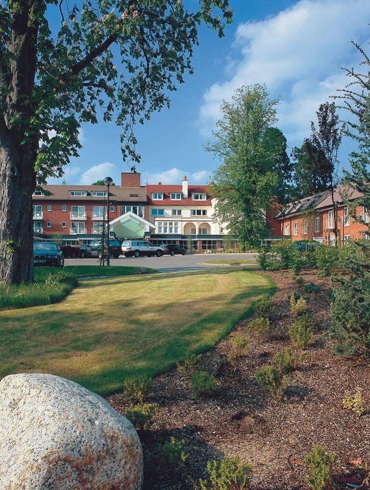Regency Park Hotel, Health Club & Spa Thatcham Exterior foto